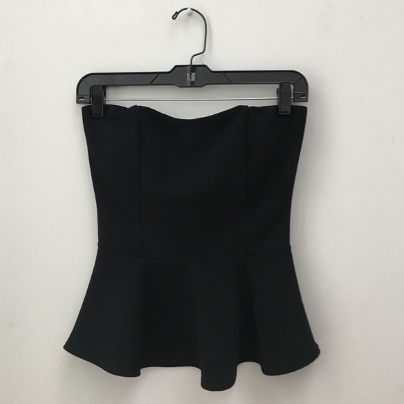 a'gaci Tops - Black Strapless Top